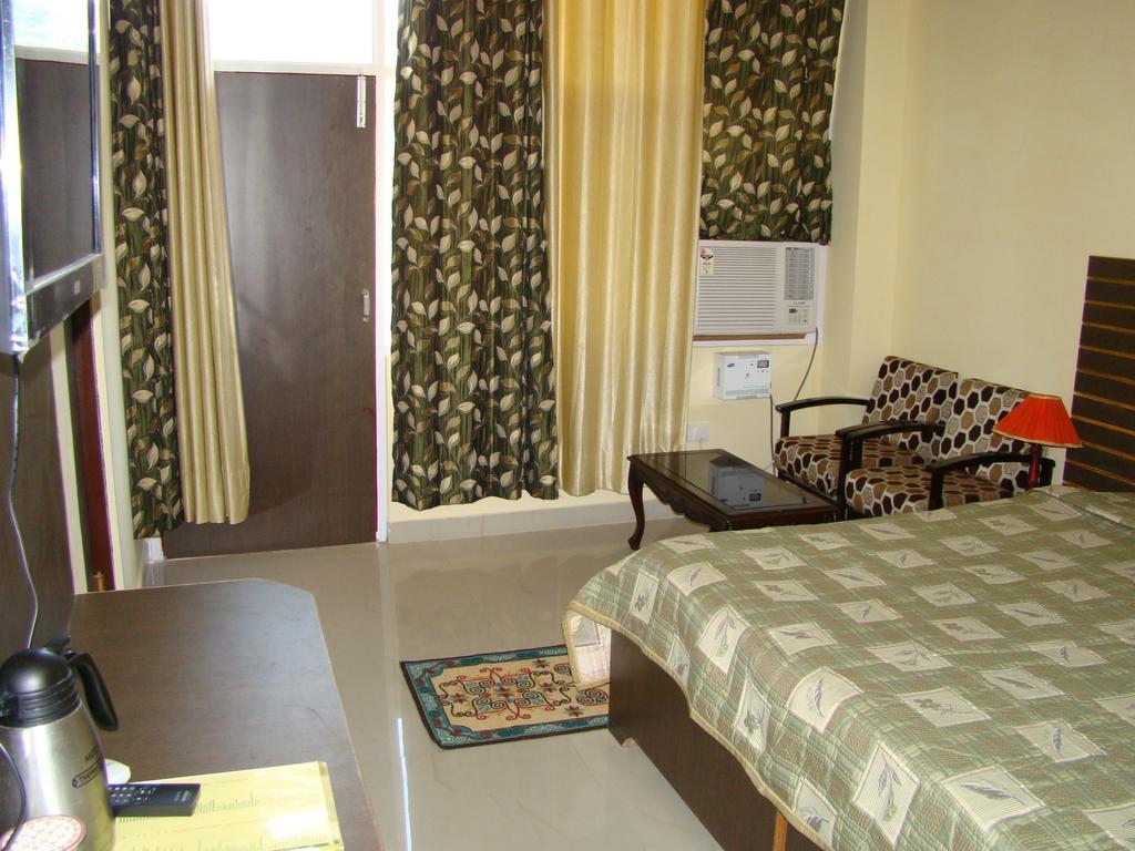 Munish Resorts Mandi Phòng bức ảnh